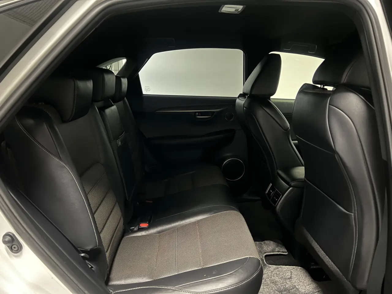 2015 LEXUS NX300H Gallery Image 12
