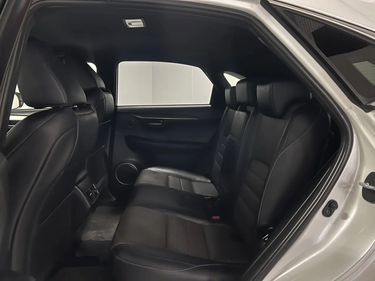 2015 LEXUS NX300H Gallery Image 14