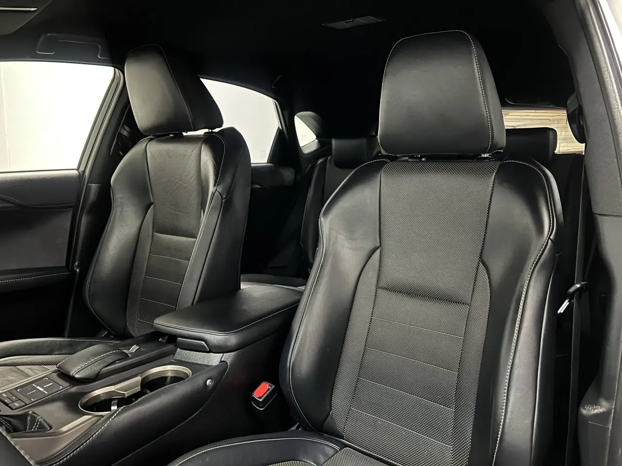 2015 LEXUS NX300H Gallery Image 16