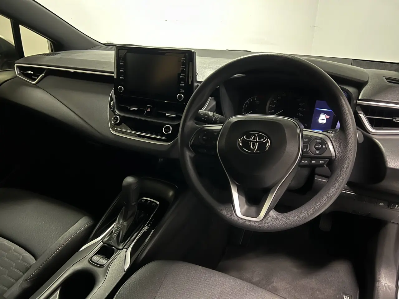 2022 TOYOTA COROLLA Gallery Image 10