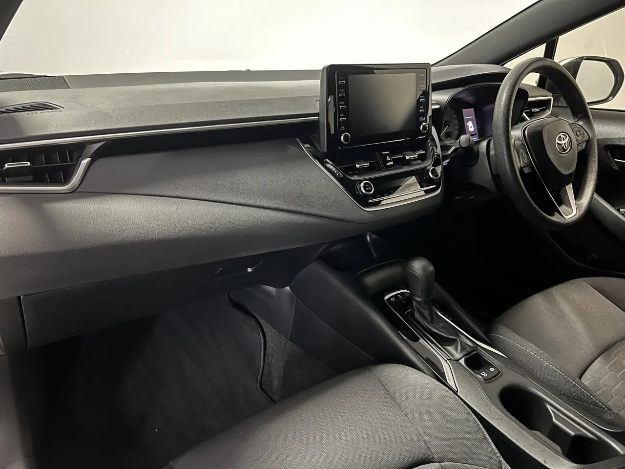 2022 TOYOTA COROLLA Gallery Image 14