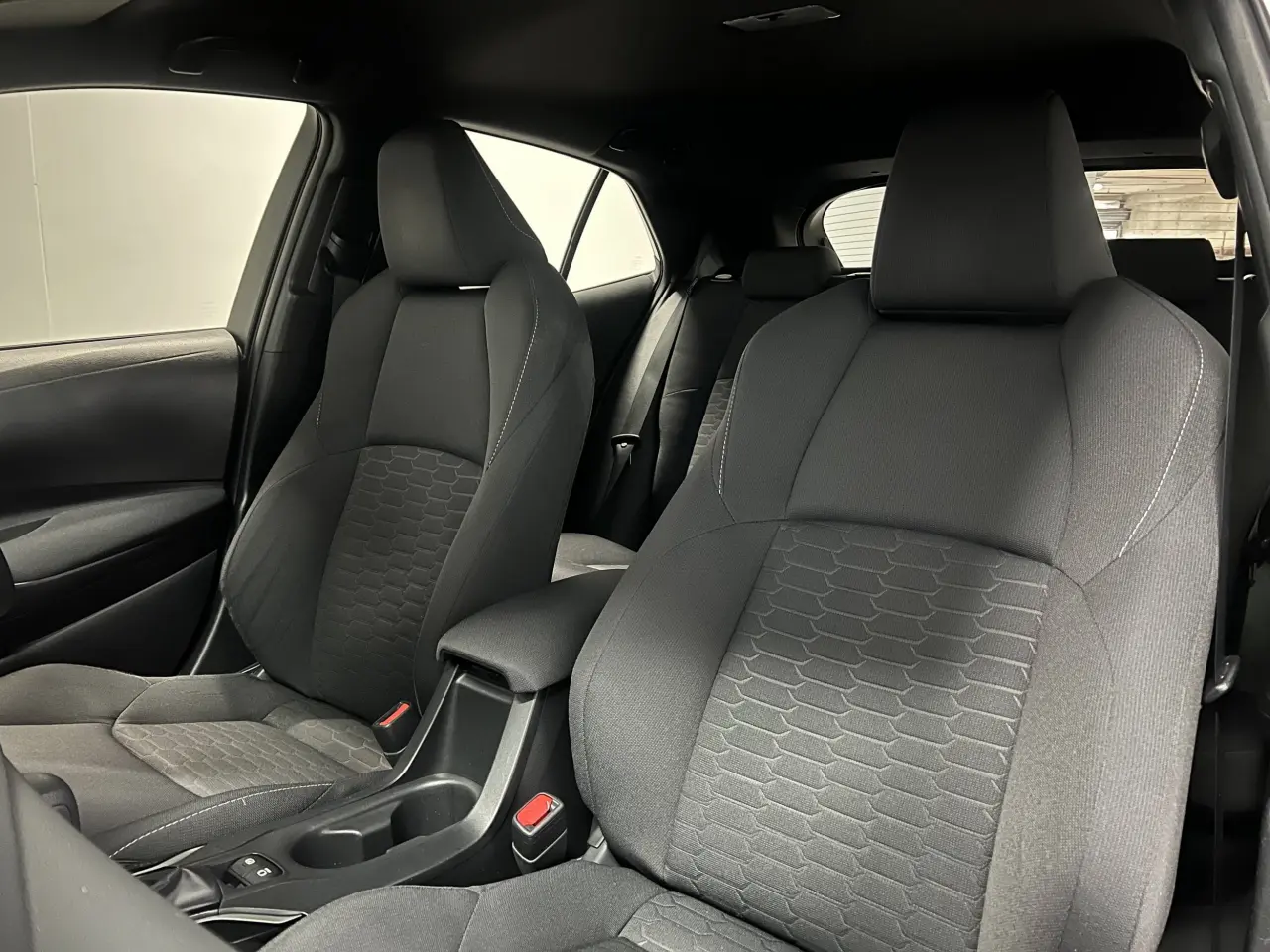 2022 TOYOTA COROLLA Gallery Image 15