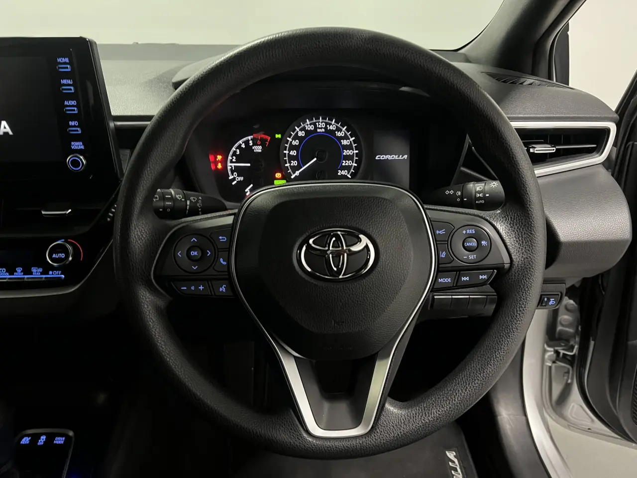 2022 TOYOTA COROLLA Gallery Image 16