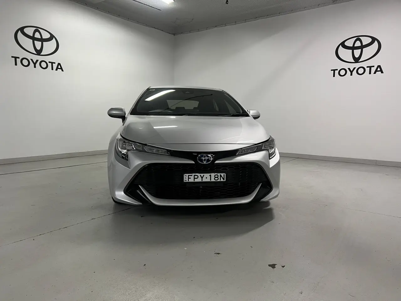 2022 TOYOTA COROLLA Gallery Image 2