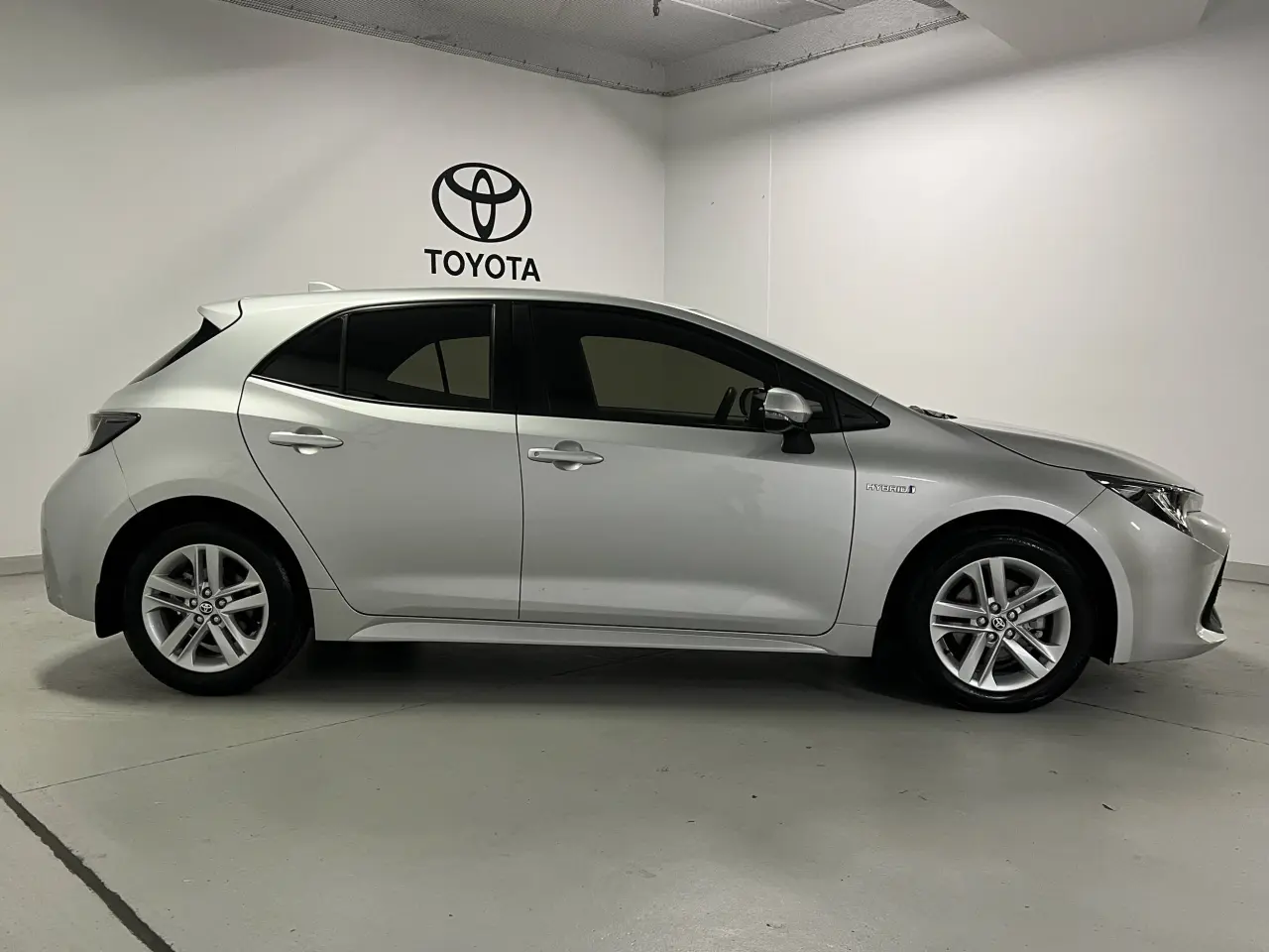 2022 TOYOTA COROLLA Gallery Image 4