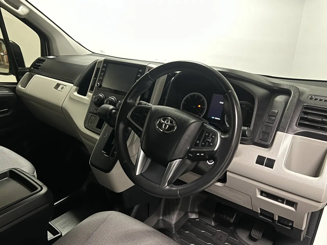 2021 TOYOTA HIACE Gallery Image 10