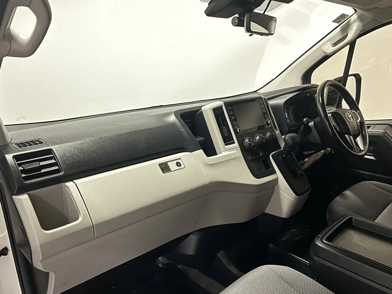 2021 TOYOTA HIACE Gallery Image 14
