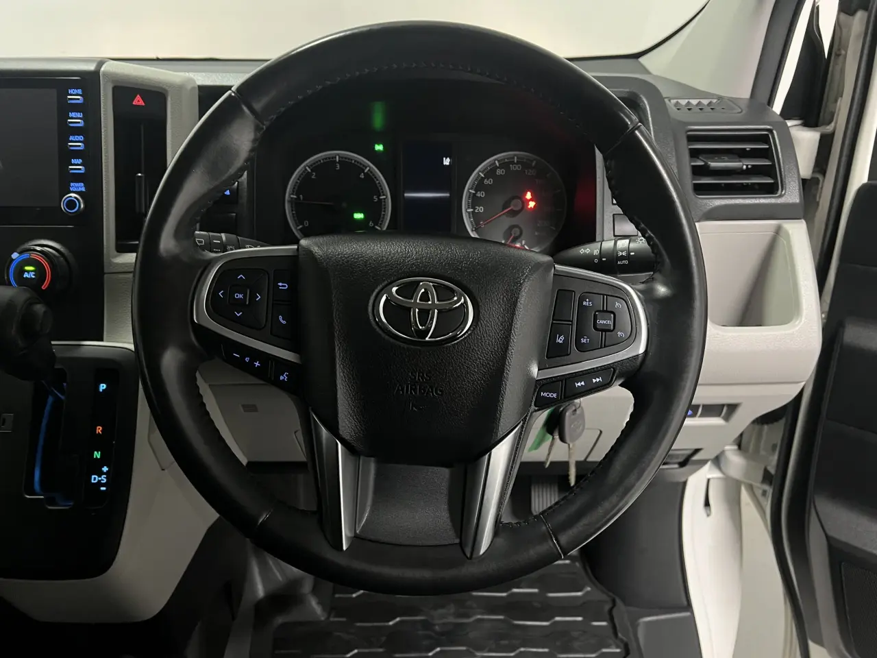 2021 TOYOTA HIACE Gallery Image 16