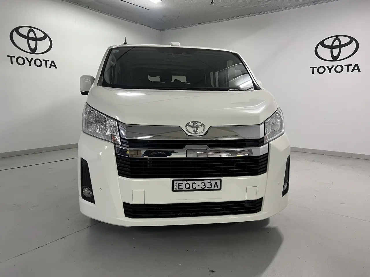 2021 TOYOTA HIACE Gallery Image 2