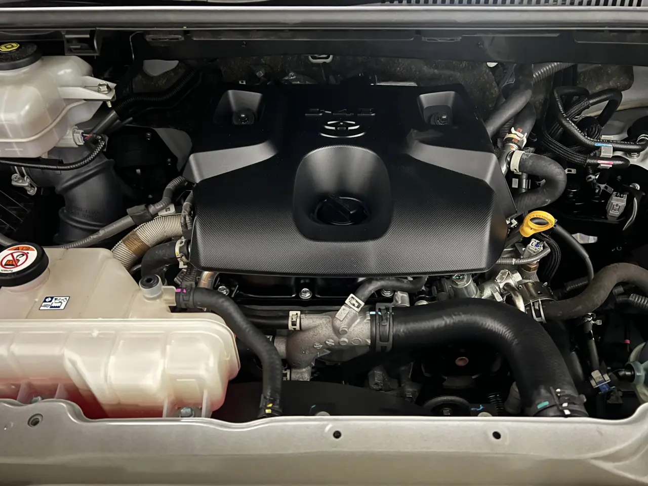 2021 TOYOTA HIACE Gallery Image 20