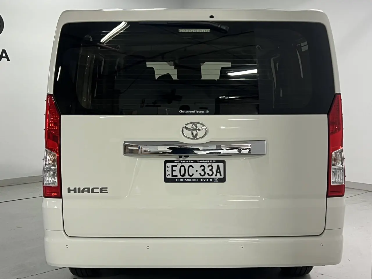2021 TOYOTA HIACE Gallery Image 7