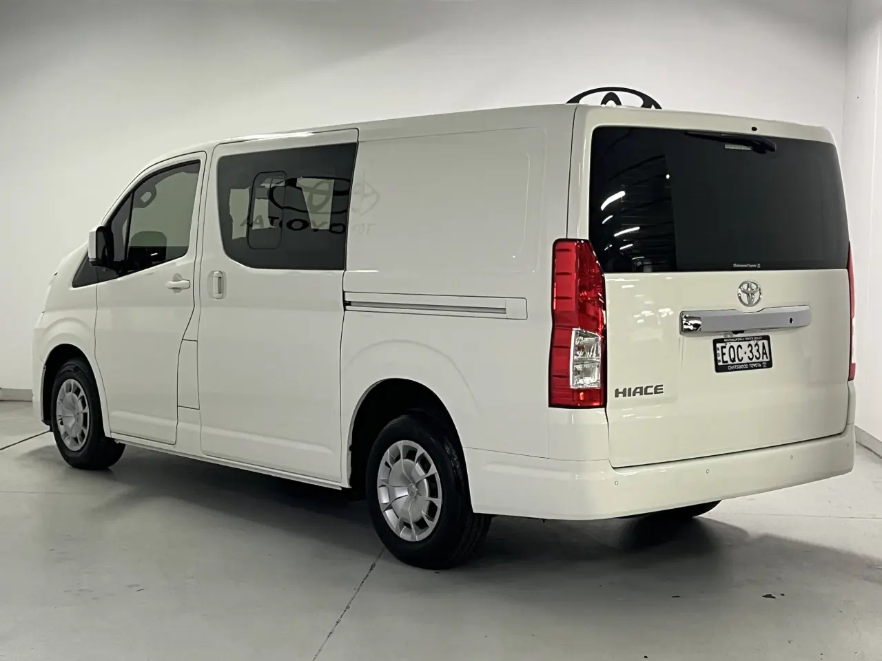 2021 TOYOTA HIACE Gallery Image 8