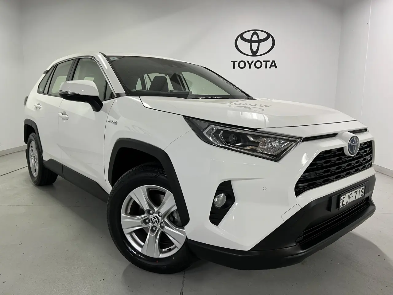 2020 TOYOTA RAV4 HYBRID Gallery Image 1