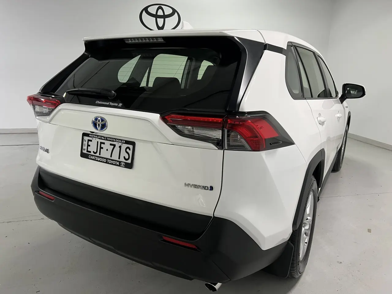 2020 TOYOTA RAV4 HYBRID Gallery Image 10