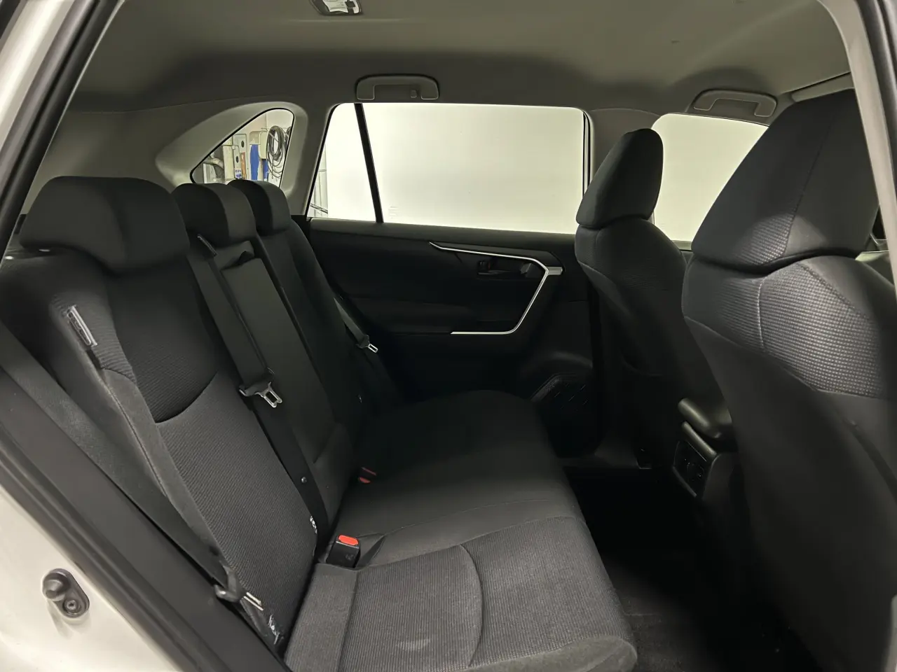 2020 TOYOTA RAV4 HYBRID Gallery Image 12