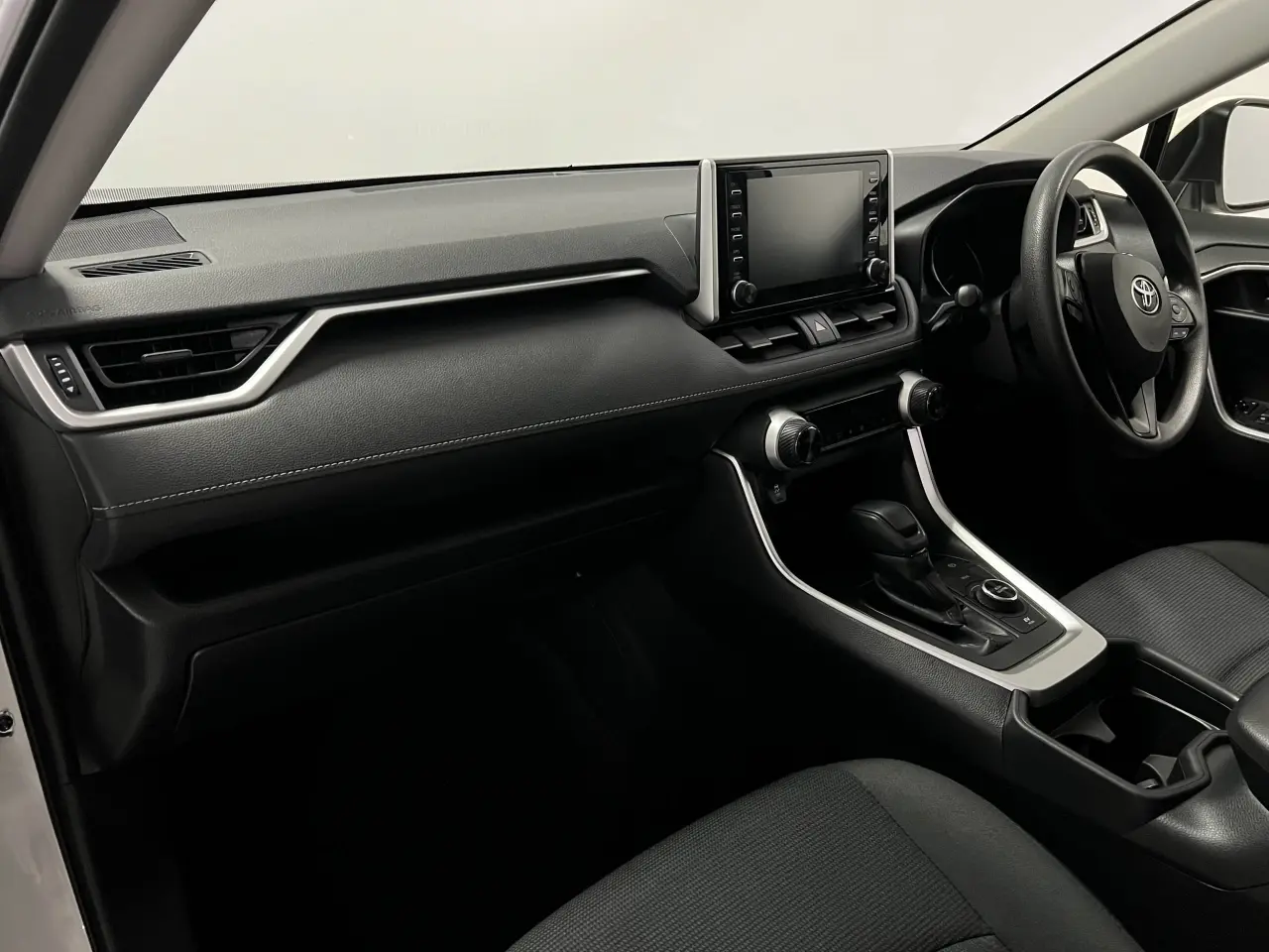2020 TOYOTA RAV4 HYBRID Gallery Image 16