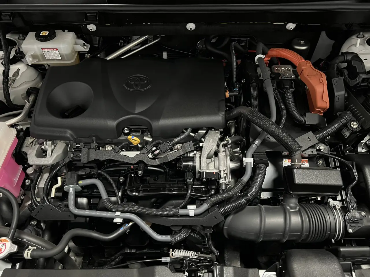 2020 TOYOTA RAV4 HYBRID Gallery Image 22