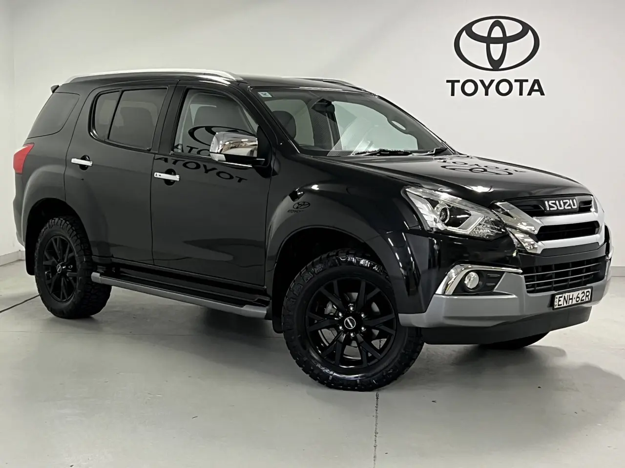 2021 ISUZU MU-X Gallery Image 1