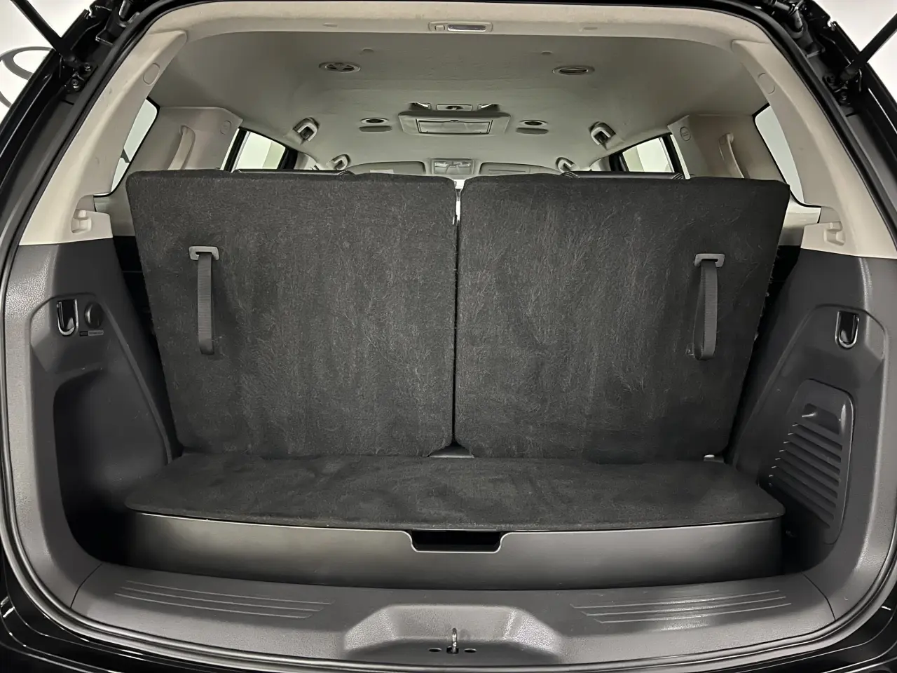 2021 ISUZU MU-X Gallery Image 13