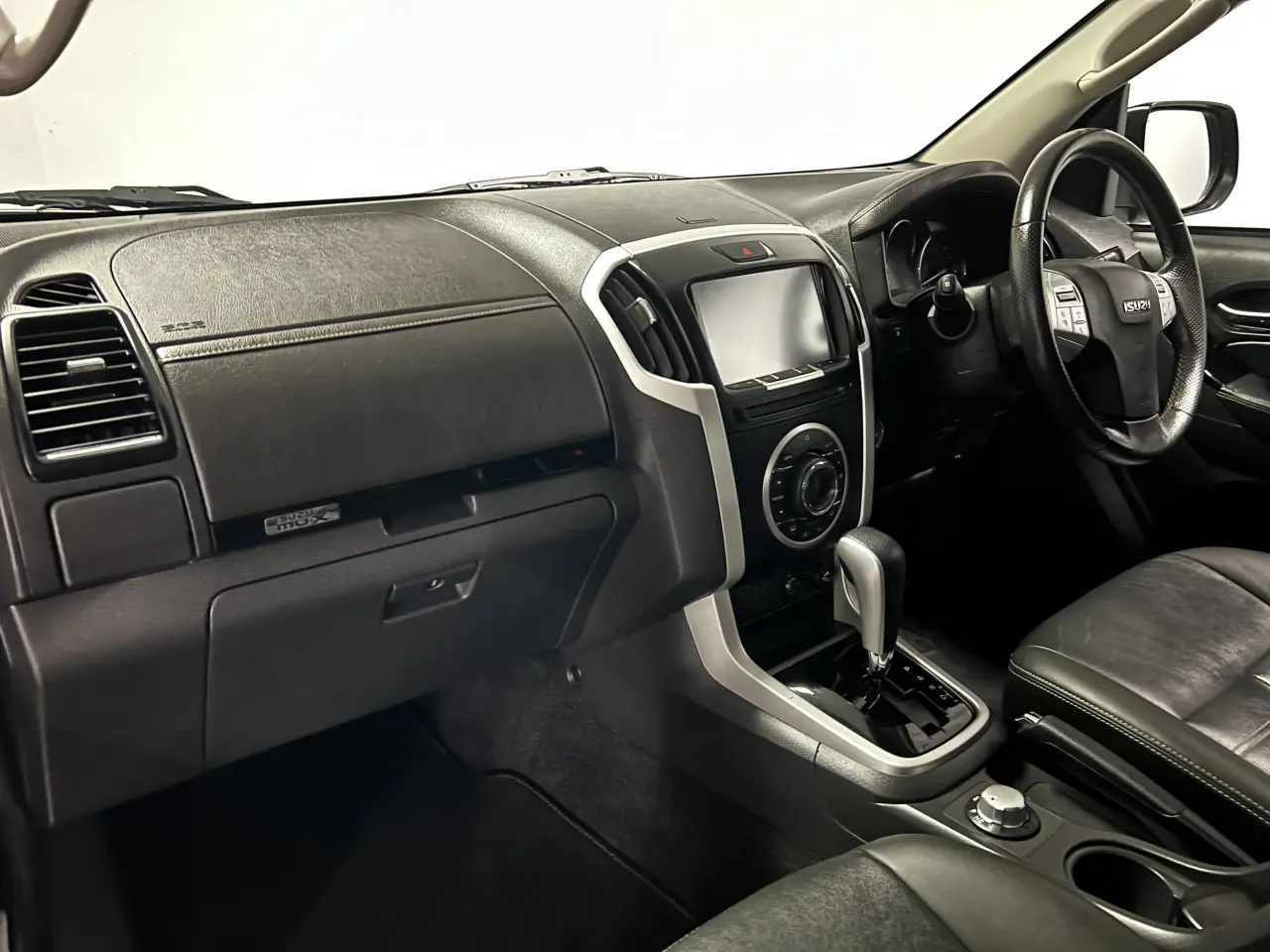 2021 ISUZU MU-X Gallery Image 15