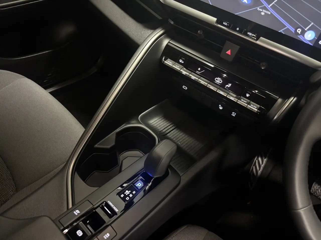 2023 TOYOTA C-HR HYBRID Gallery Image 18