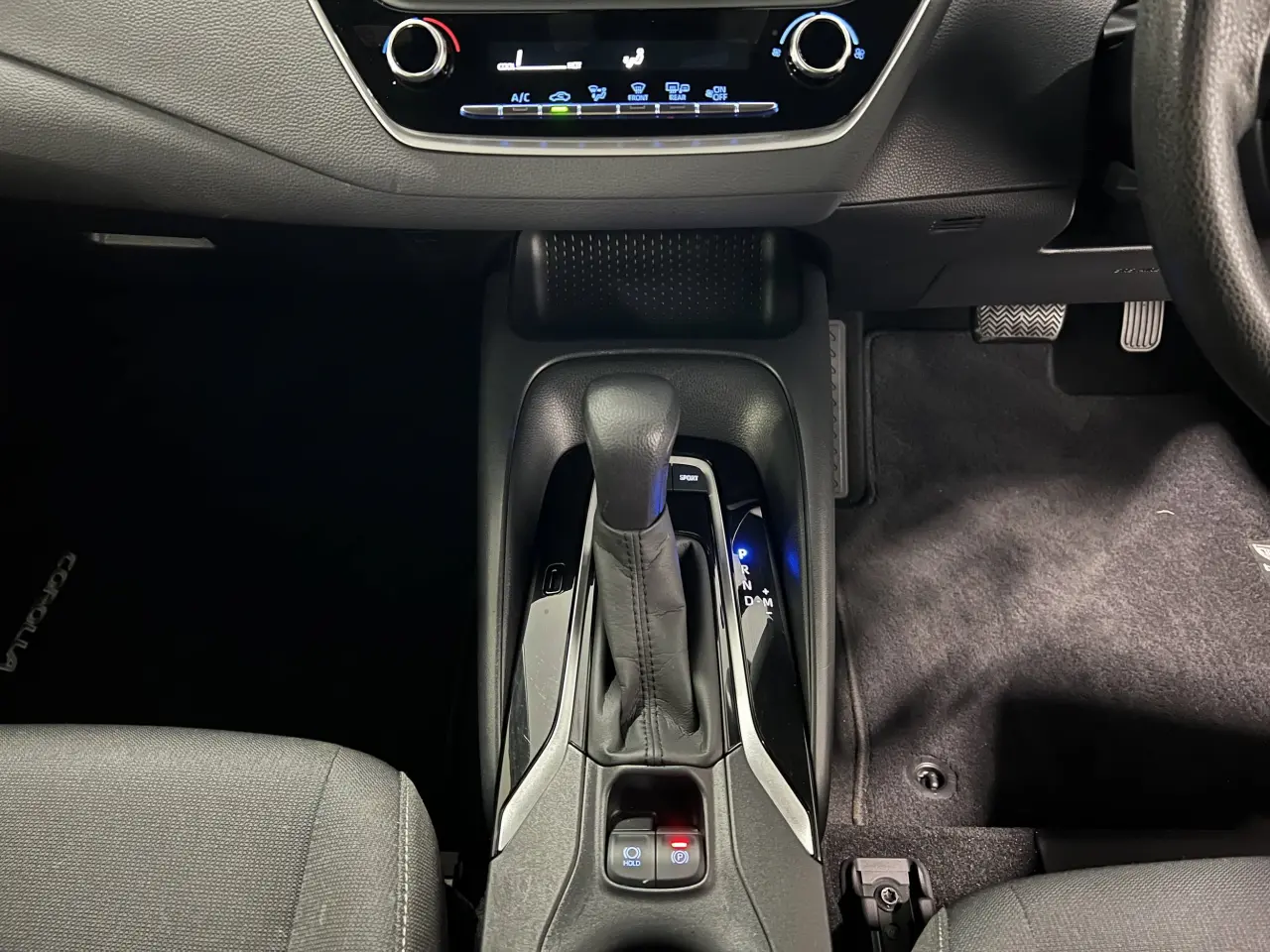 2022 TOYOTA COROLLA Gallery Image 19