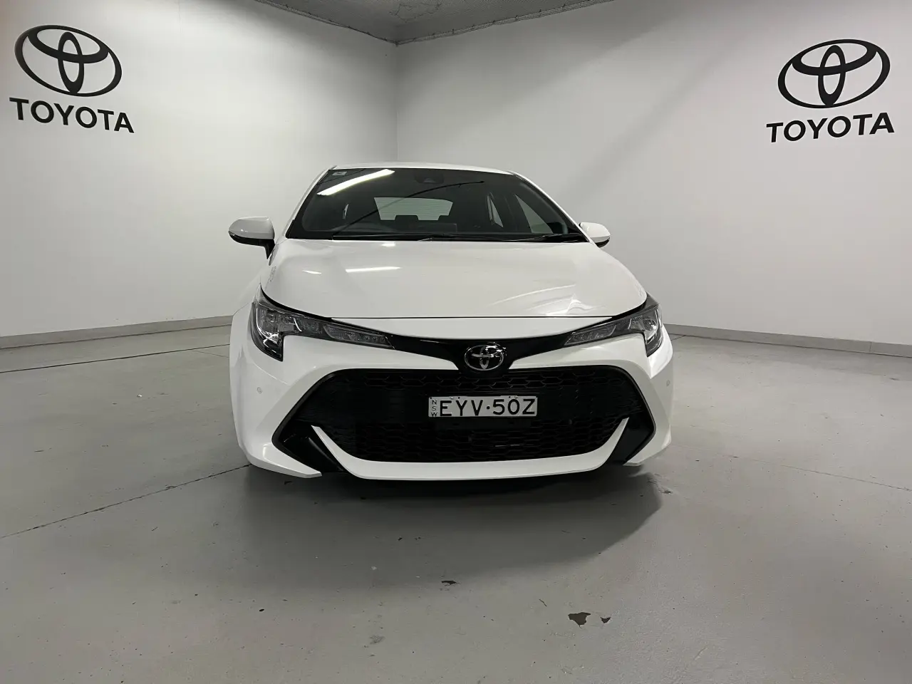 2022 TOYOTA COROLLA Gallery Image 2
