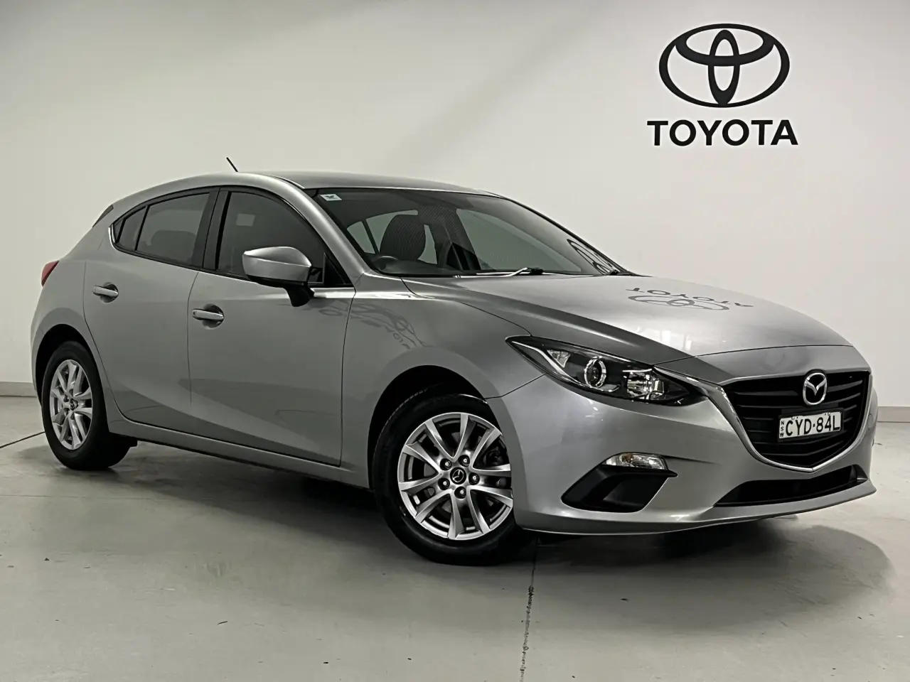 2015 MAZDA MAZDA3 Gallery Image 1