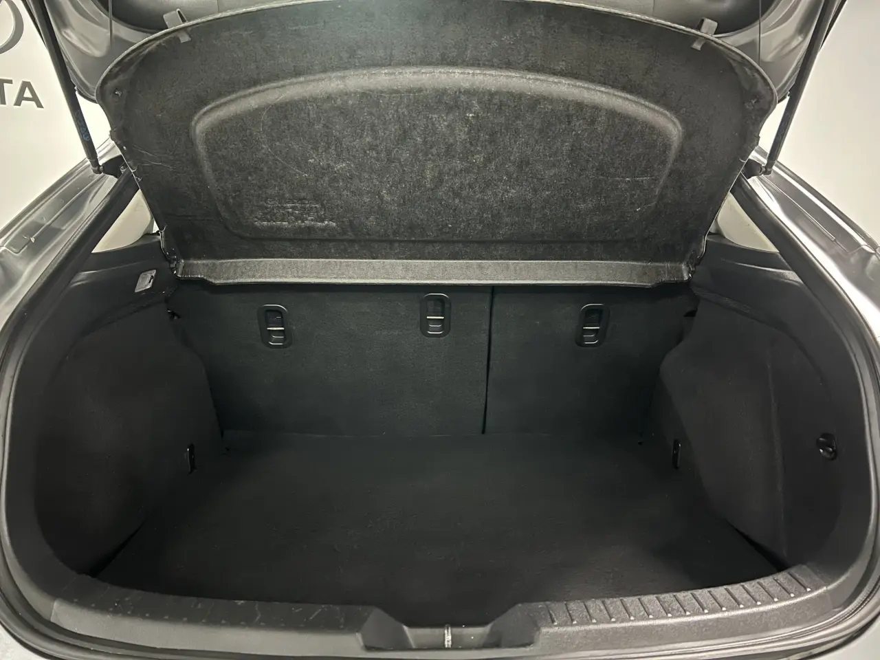 2015 MAZDA MAZDA3 Gallery Image 12