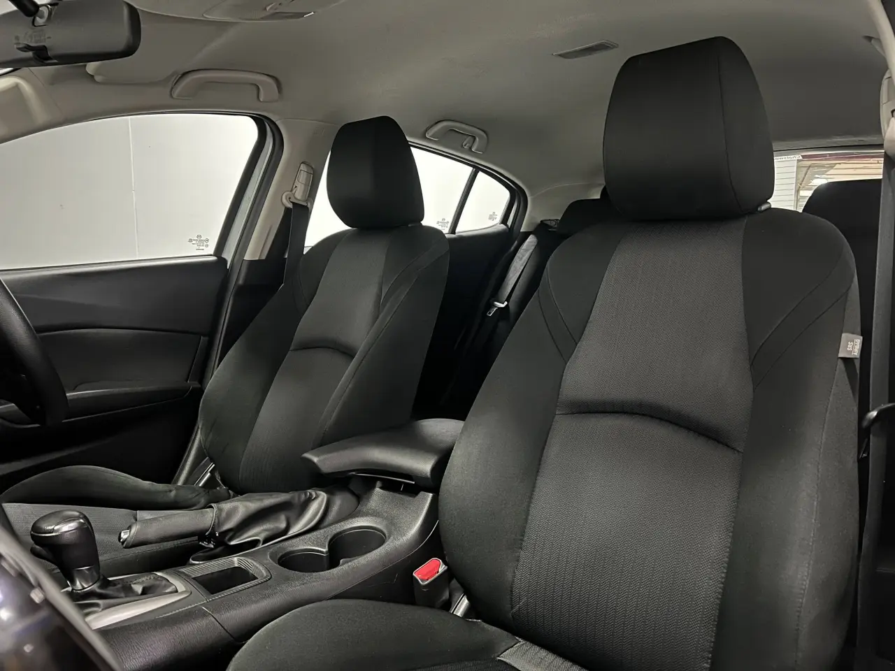 2015 MAZDA MAZDA3 Gallery Image 15