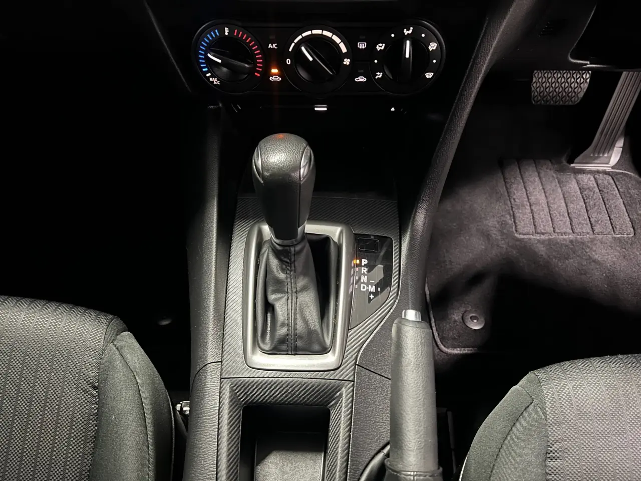 2015 MAZDA MAZDA3 Gallery Image 19