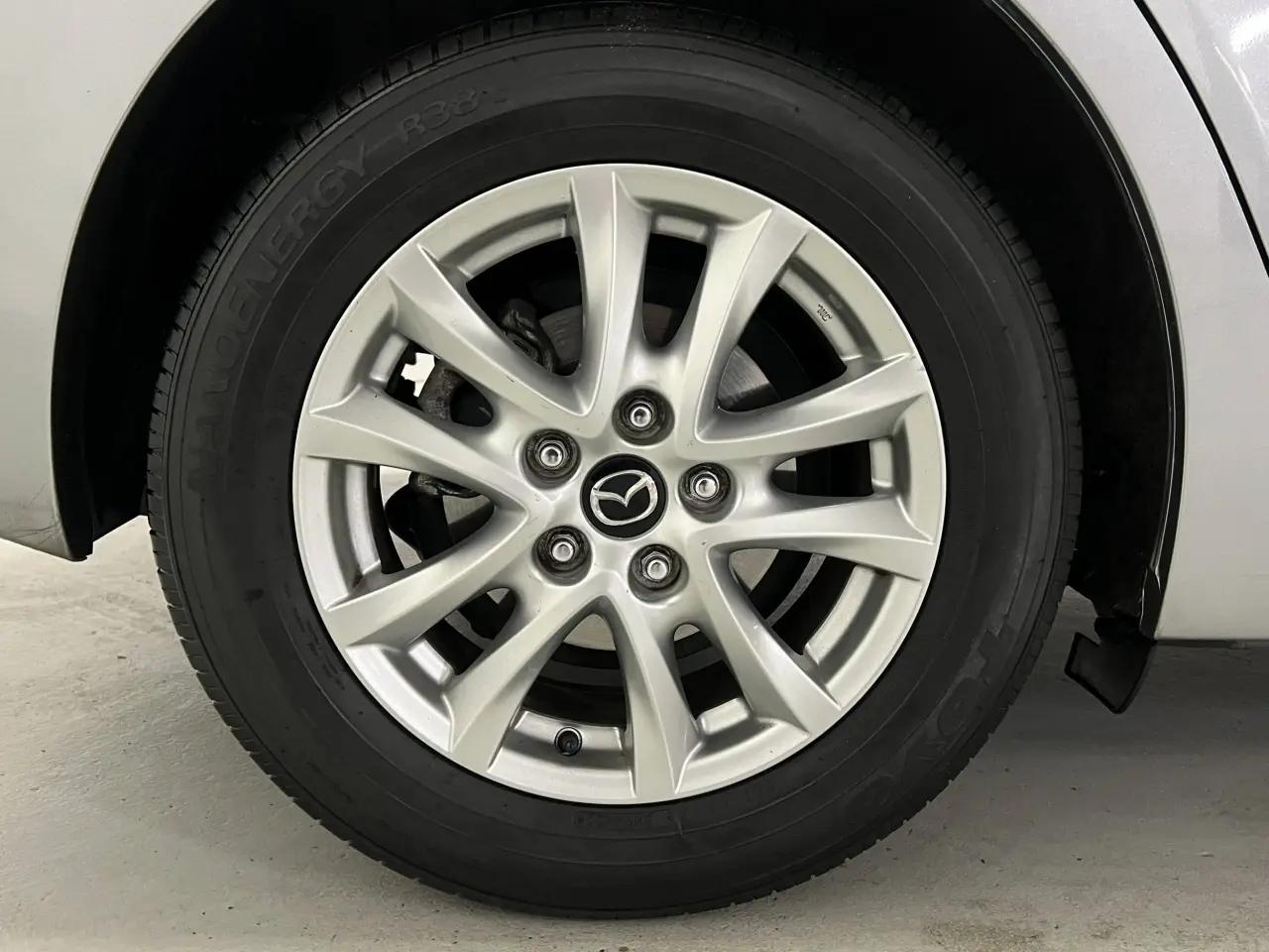 2015 MAZDA MAZDA3 Gallery Image 5
