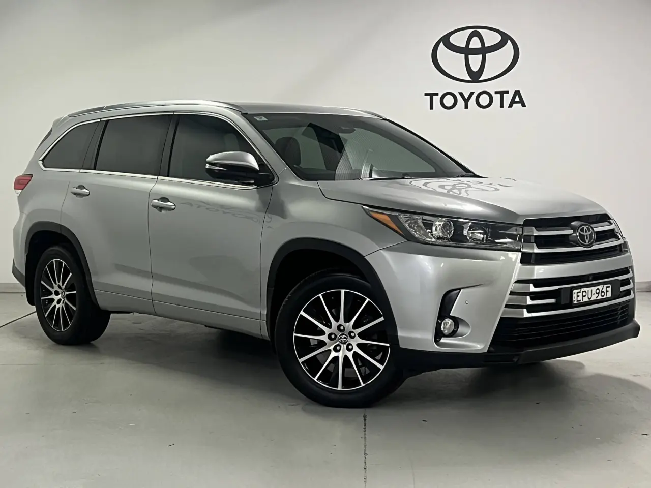 2016 TOYOTA KLUGER Gallery Image 1