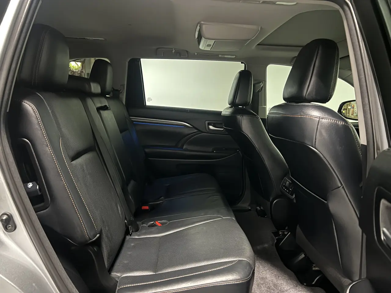 2016 TOYOTA KLUGER Gallery Image 12