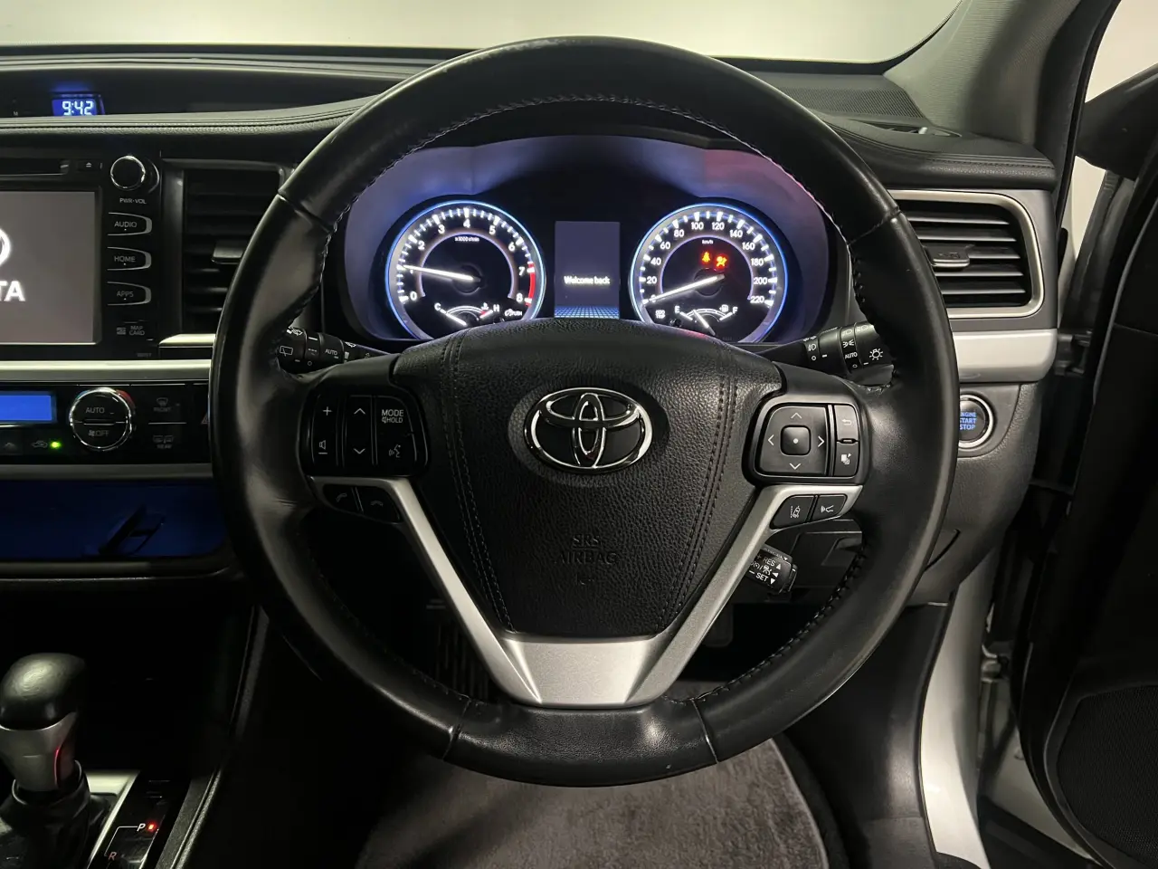 2016 TOYOTA KLUGER Gallery Image 18