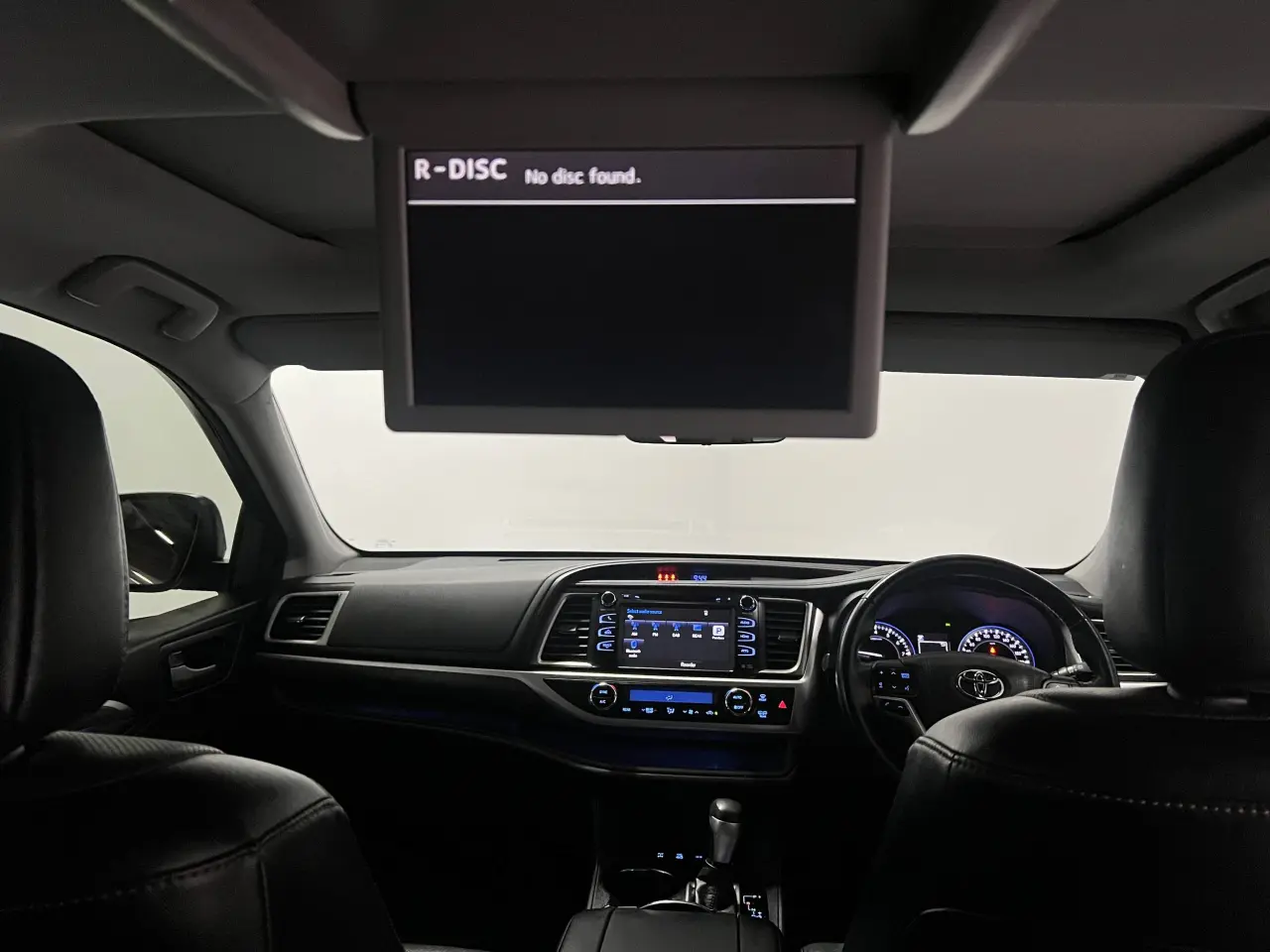 2016 TOYOTA KLUGER Gallery Image 22