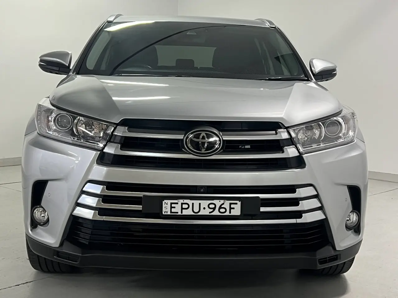 2016 TOYOTA KLUGER Gallery Image 3