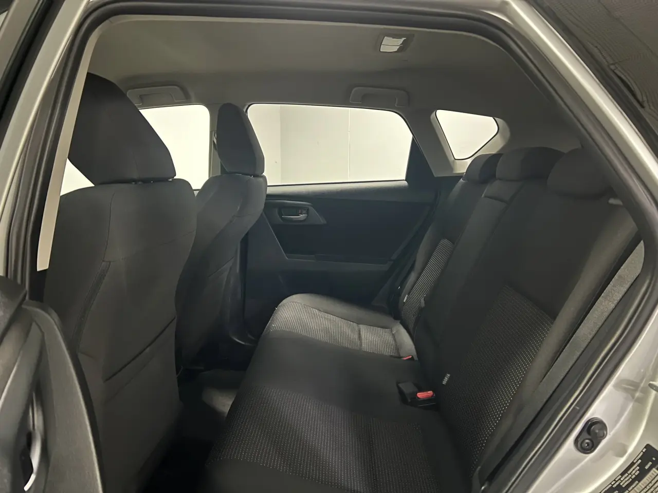 2017 TOYOTA COROLLA Gallery Image 13
