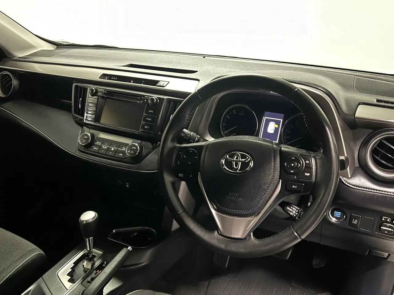 2018 TOYOTA RAV4 Gallery Image 10