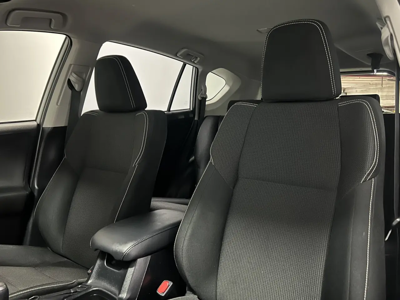 2018 TOYOTA RAV4 Gallery Image 15