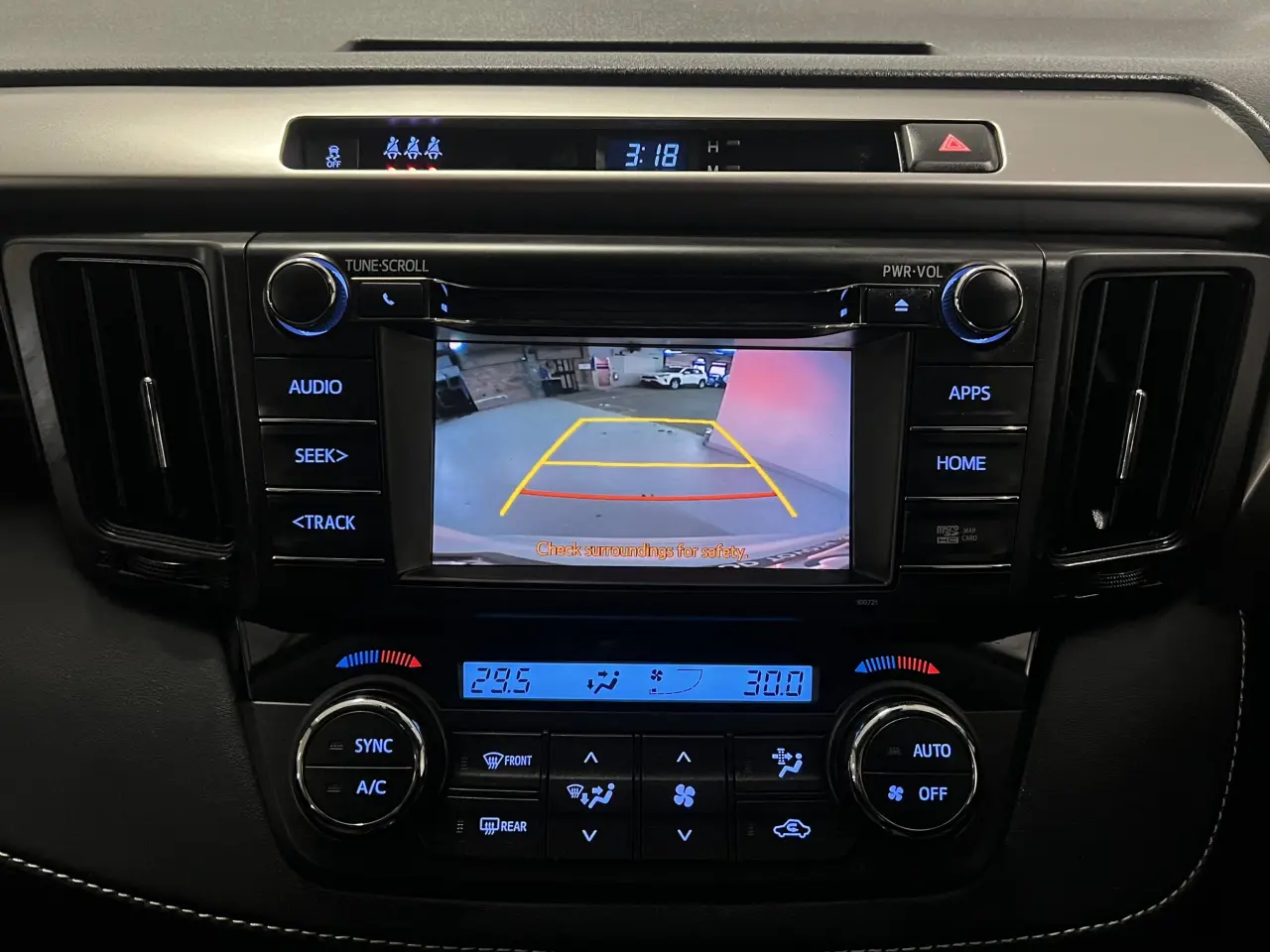 2018 TOYOTA RAV4 Gallery Image 18