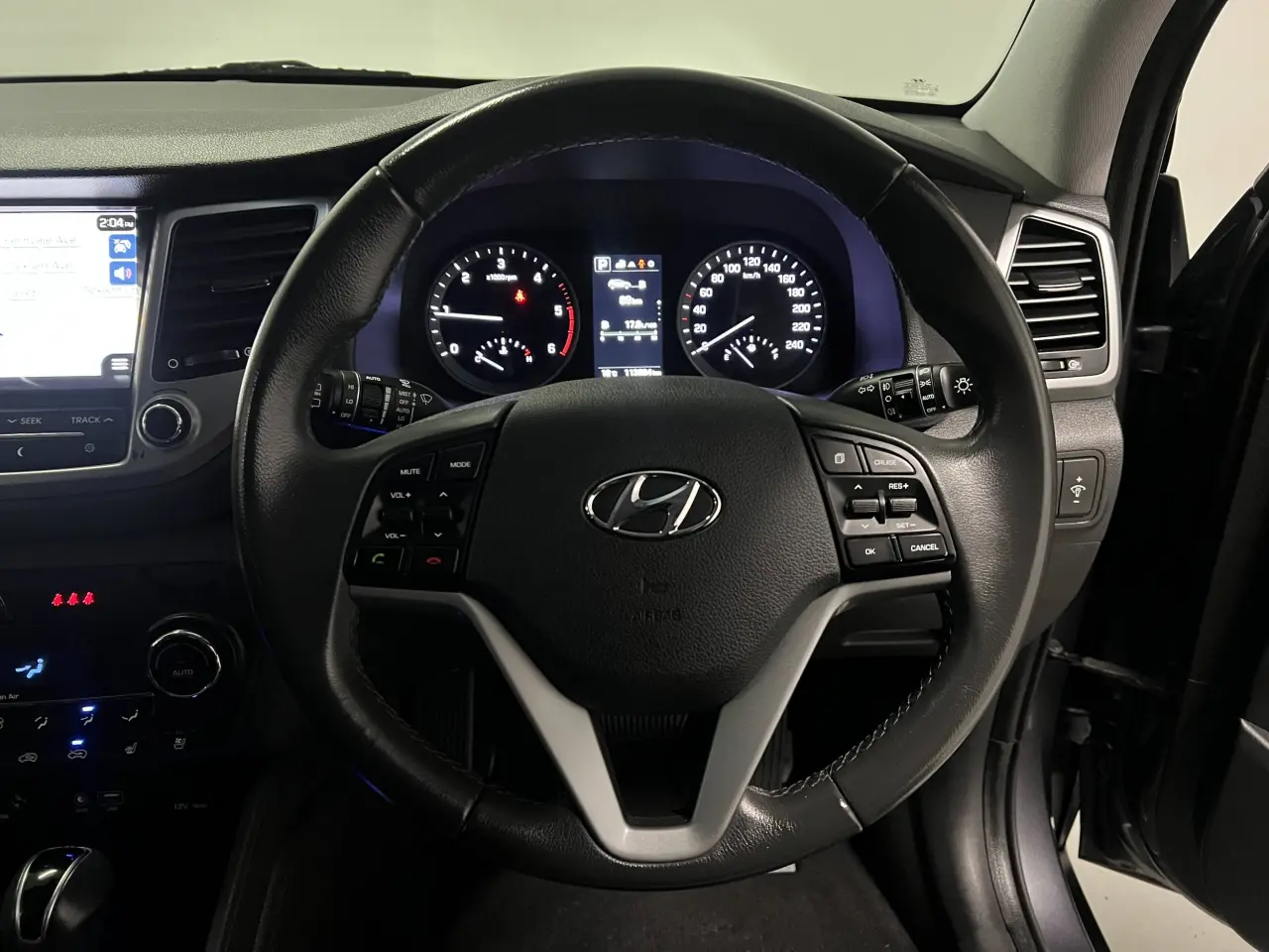 2018 HYUNDAI TUCSON Gallery Image 17