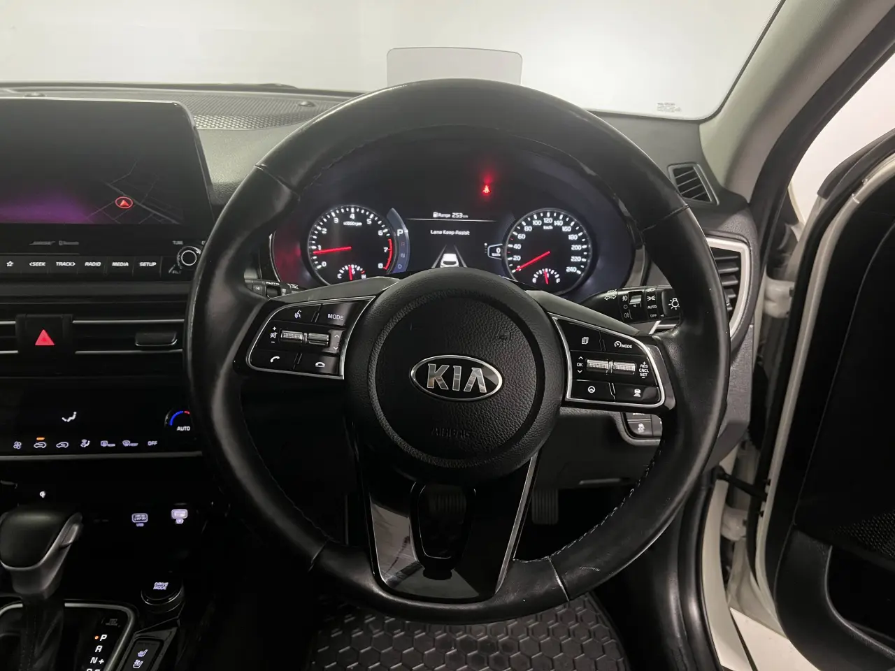 2020 KIA SELTOS Gallery Image 16