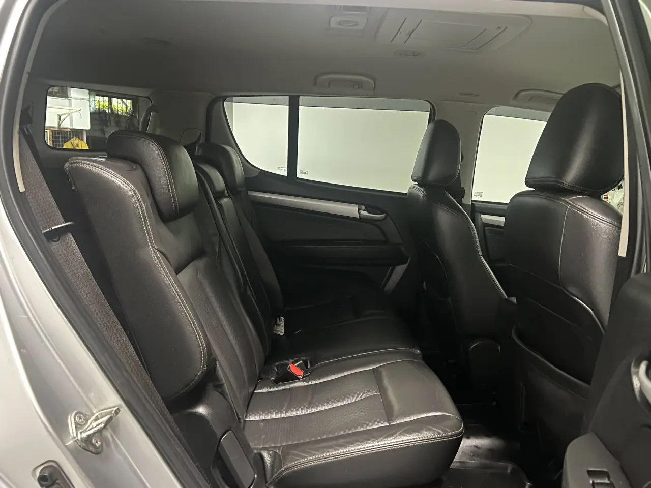 2014 ISUZU MU-X Gallery Image 11