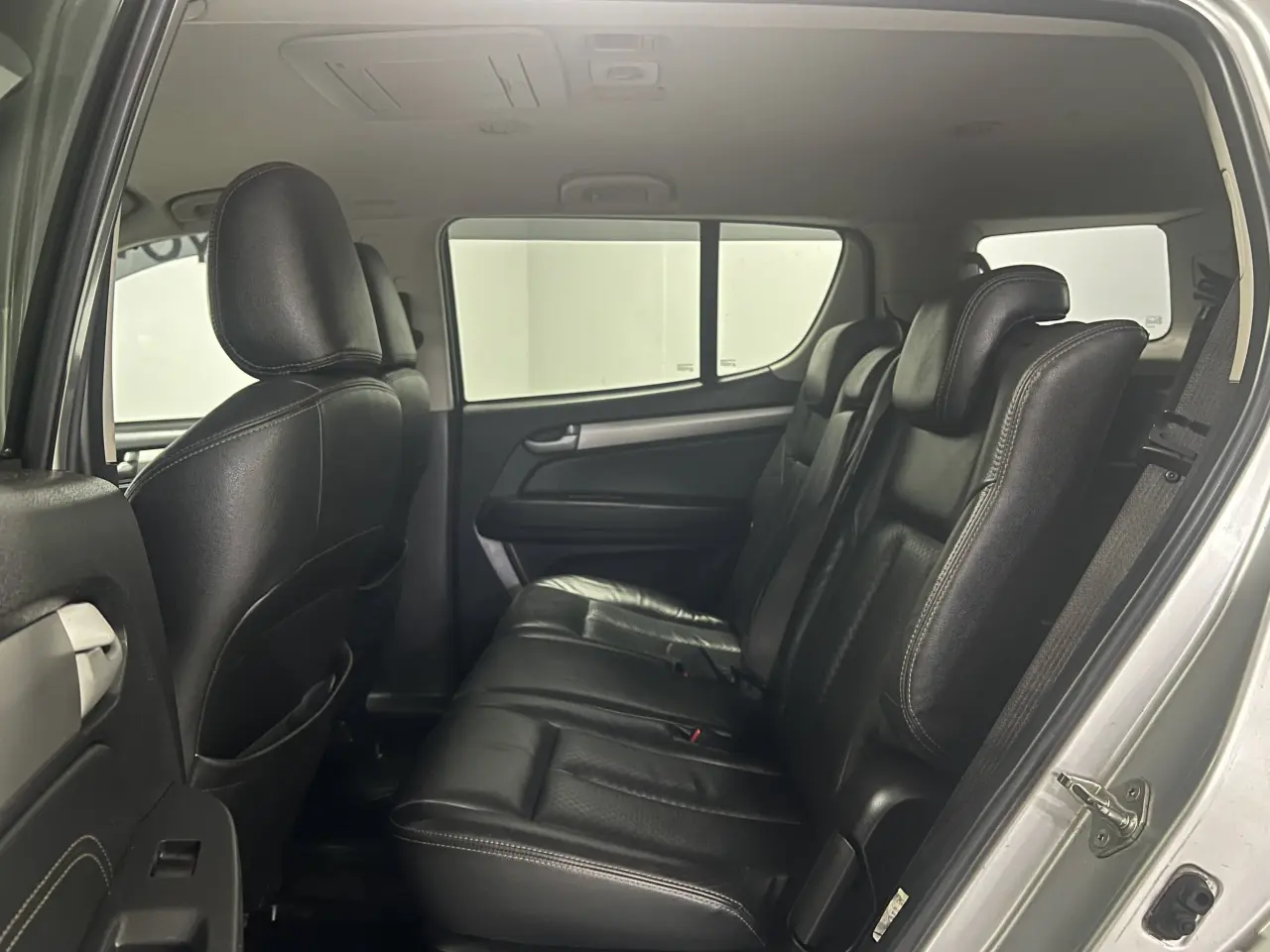 2014 ISUZU MU-X Gallery Image 14