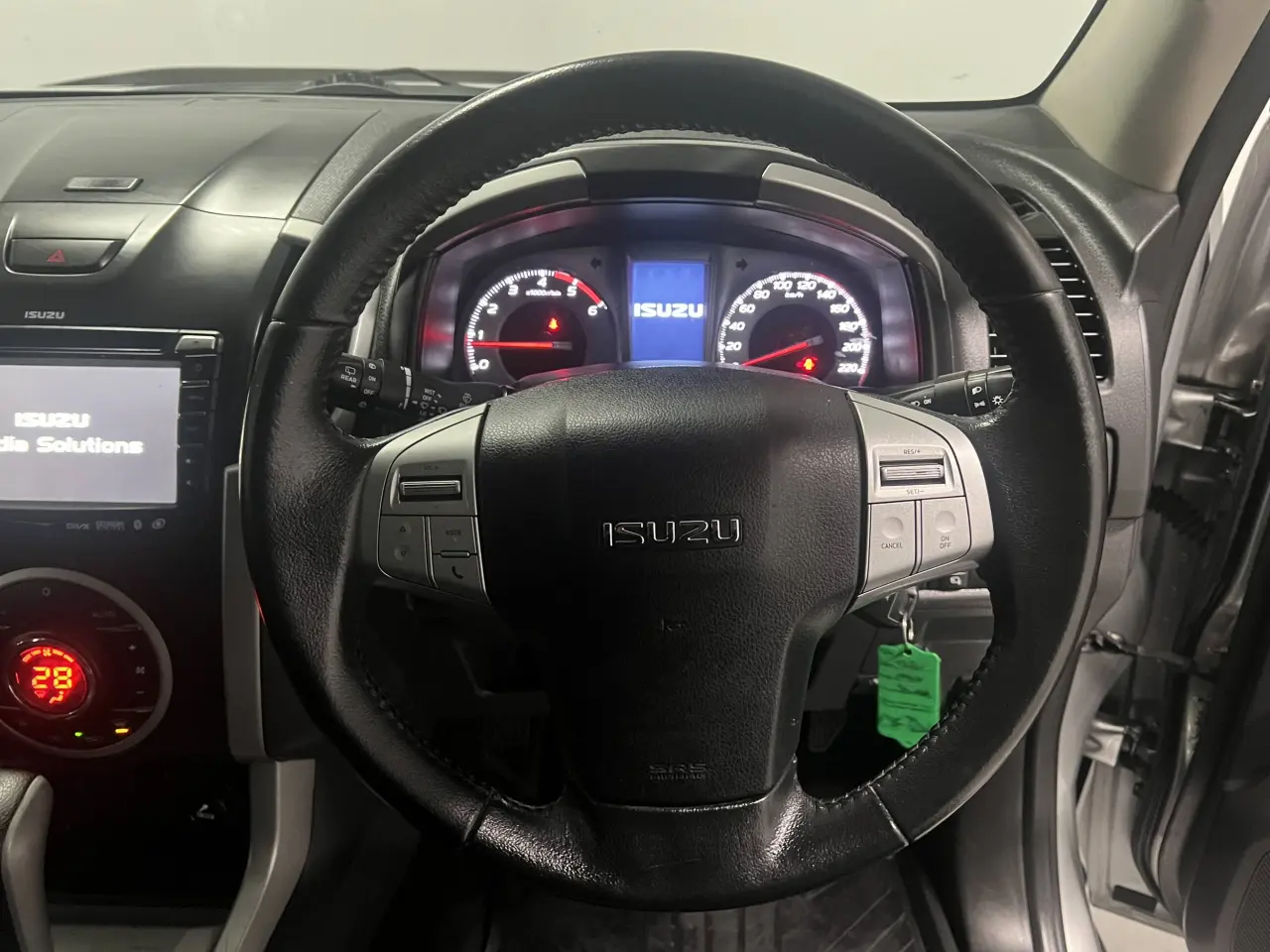 2014 ISUZU MU-X Gallery Image 17