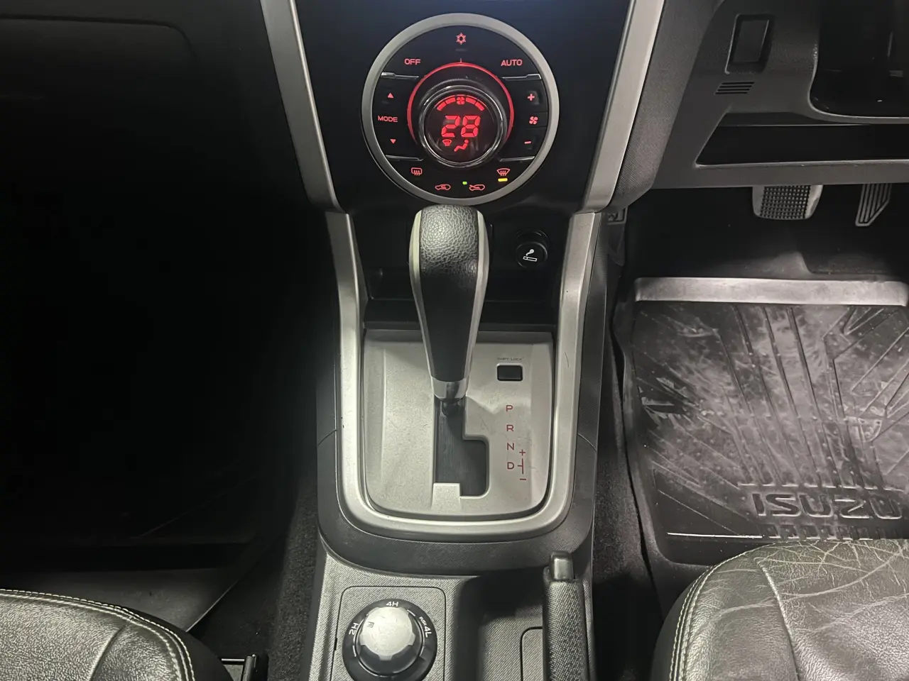 2014 ISUZU MU-X Gallery Image 20