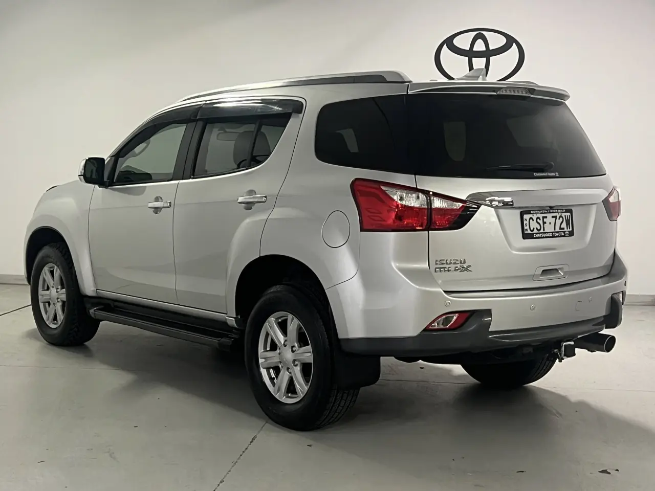 2014 ISUZU MU-X Gallery Image 8