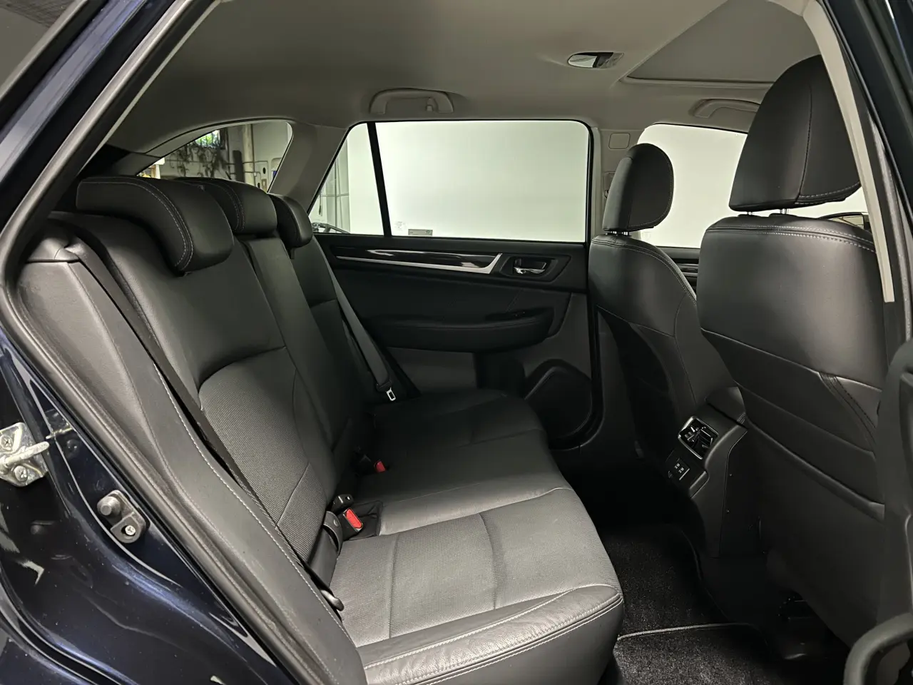 2020 SUBARU OUTBACK Gallery Image 11