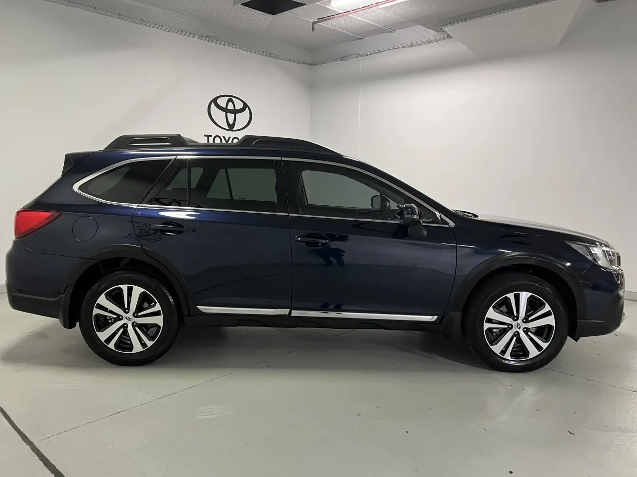 2020 SUBARU OUTBACK Gallery Image 4